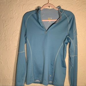 Athletic long sleeve running shirt